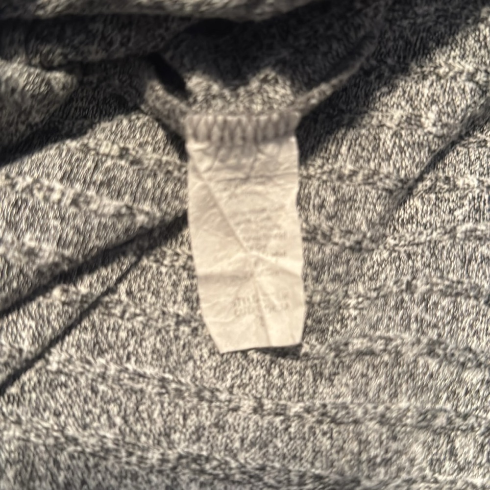 Long Gray Ribbed sweater - Picture 5 of 5